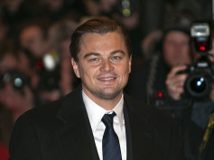 Leonardo DiCaprio to Host Environmental Summit in Private Jet